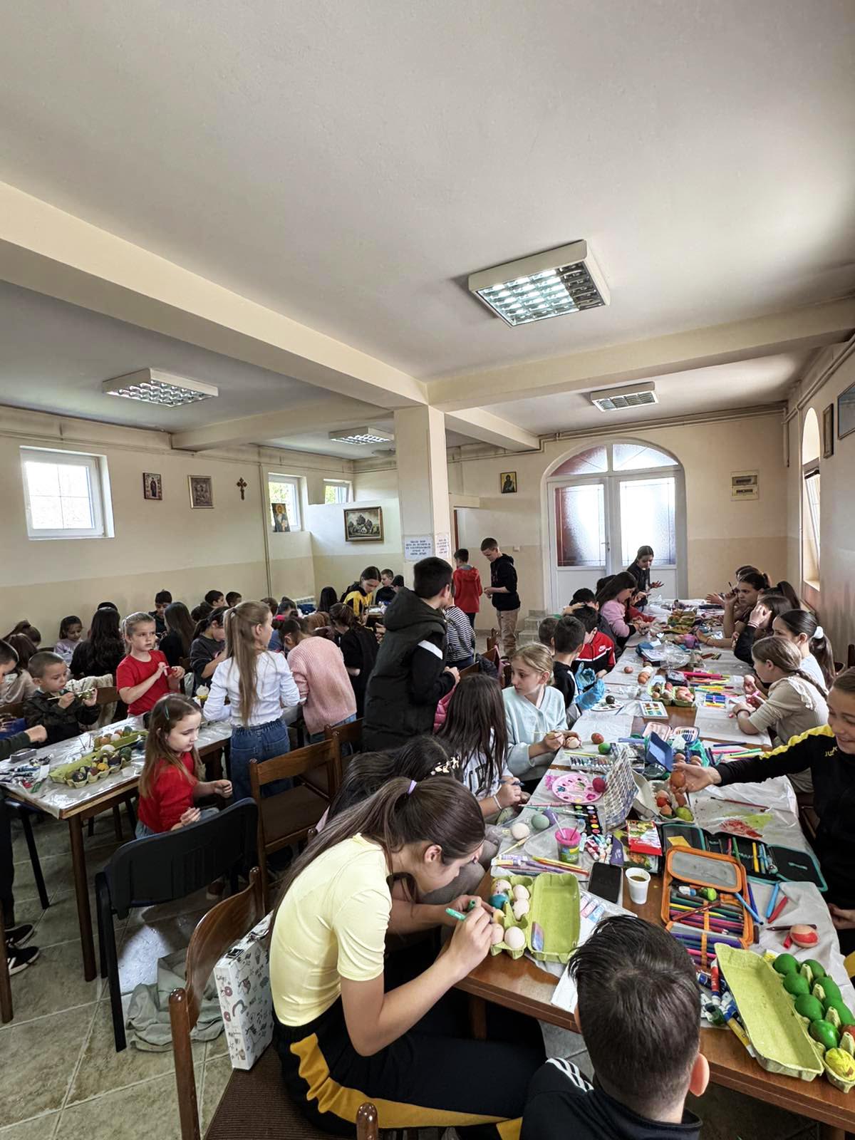 Радосни обичај украшавања јаја у сусрет Васкрсу Радосни обичај украшавања јаја у сусрет Васкрсу