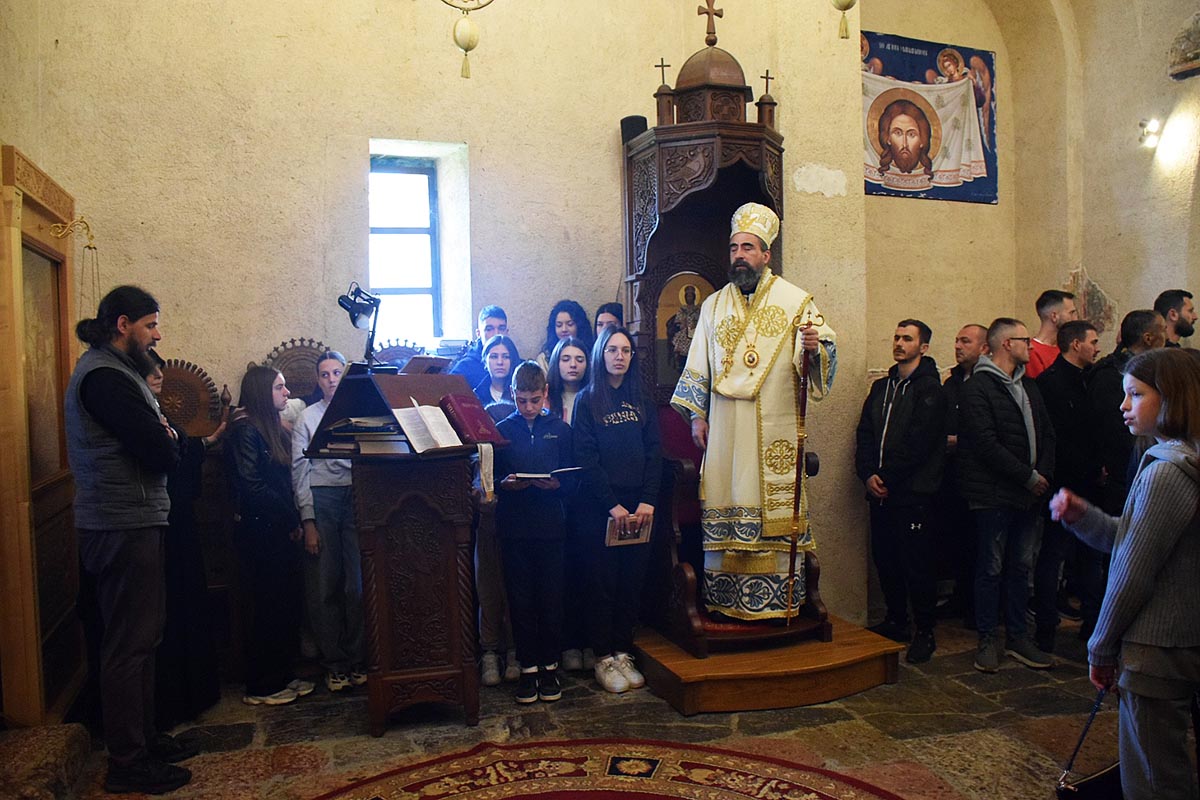 Архијерејска Литургија у манастиру Ђурђеви Ступови Архијерејска Литургија у манастиру Ђурђеви Ступови