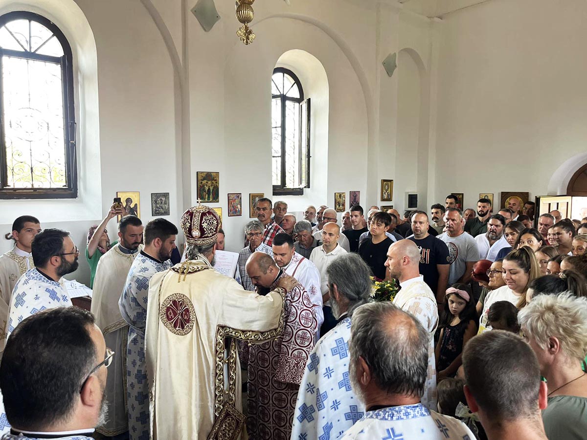 Рукоположење у храму Светог Николе, у никшићком насељу Драгова Лука