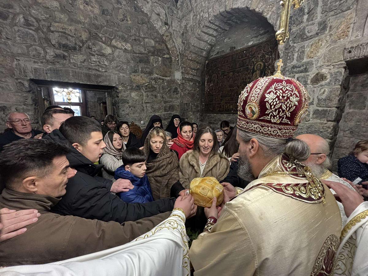 Светом Архијерејском Литургијом свечано прослављен Свети Данило Други патријарх српски 