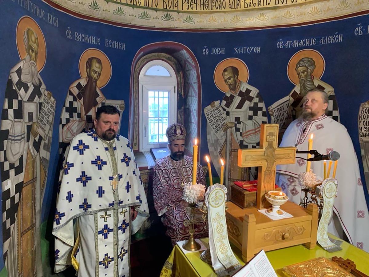 Епископ Методије на Јовањдан служио Литургију у Страшевини