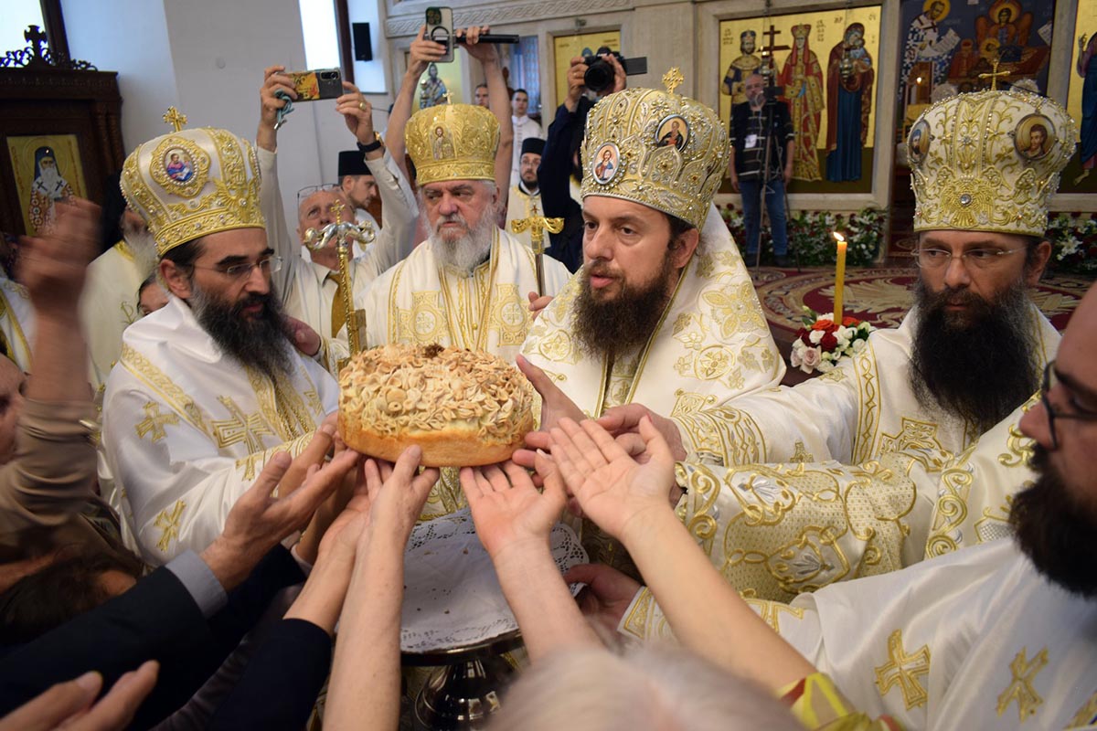 ЕВХАРИСТИЈСКА ПРОСЛАВА СВЕТОГ ЦАРА КОНСТАНТИНА И ЦАРИЦЕ ЈЕЛЕНЕ У НИШУ