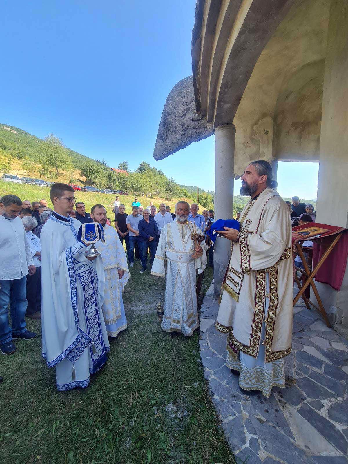 Архијерејска Литургија у Горњем Заостру