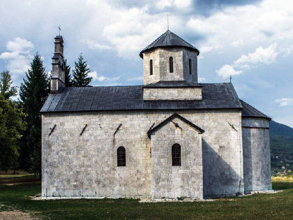 Света архијерејска Литургија у цркви Светог Архангела Михаила у Андријевици