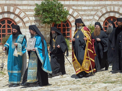 Епископ Исихије у посети манастиру Хиландару