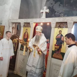 Света Архијерејска Литургија и рукоположење у Ђурђевим Ступовима