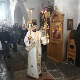 Епископ Јоаникије служио Литургију у манастиру Ђурђеви Ступови