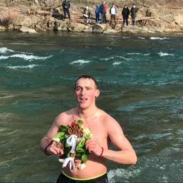 Бјелопољац Марко Дробњак први је допливао до Часног крста у ријеци Лим, на Сињавцу код Бијелог Поља