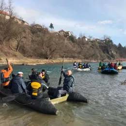 Бјелопољац Марко Дробњак први је допливао до Часног крста у ријеци Лим, на Сињавцу код Бијелог Поља