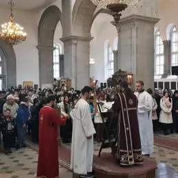 Епископ Јоаникије на Бадњи дан служио Литургију у никшићком Саборном храму