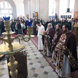 Епископ Јоаникије на Бадњи дан служио Литургију у никшићком Саборном храму