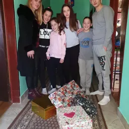 Хуманитарна акција „Дјеца за дјецу“ обрадовала малишане у Епархији будимљанско-никшићкој