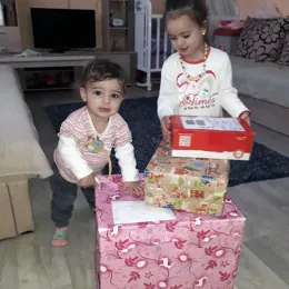 Хуманитарна акција „Дјеца за дјецу“ обрадовала малишане у Епархији будимљанско-никшићкој