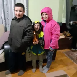 Хуманитарна акција „Дјеца за дјецу“ обрадовала малишане у Епархији будимљанско-никшићкој