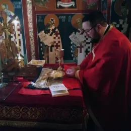 Света Литургија и налагање бадњака у Калудри