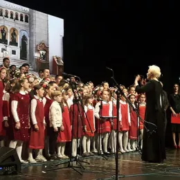 Творац симфоније између Цркве и државе