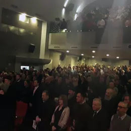 Творац симфоније између Цркве и државе