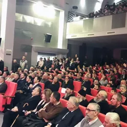 Творац симфоније између Цркве и државе