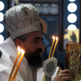 Епископ Методије на Божић бослужио у Саборном храму у Мојковцу