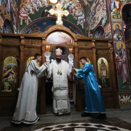 Епископ Методије на Божић бослужио у Саборном храму у Мојковцу