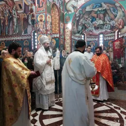 Епископ Методије на Божић бослужио у Саборном храму у Мојковцу