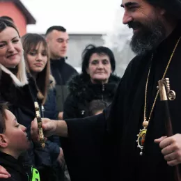 Епископ Методије на Божић бослужио у Саборном храму у Мојковцу