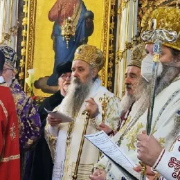 Патријарх Порфирије служио опело блаженопочившем епископу Лаврентију