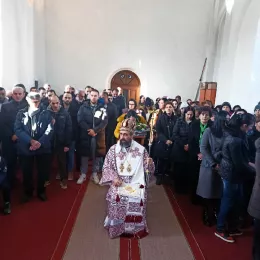 Епископ Методије у 33. недјељу Духовима служио Литургију у Драговој Луци