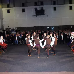 СВЕТОСАВСКУ АКАДЕМИЈУ ИСПРАТИЛО ВИШЕ ХИЉАДА ГРАЂАНА И ГОСТИЈУ