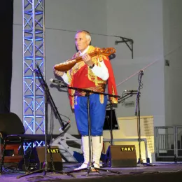 СВЕТОСАВСКУ АКАДЕМИЈУ ИСПРАТИЛО ВИШЕ ХИЉАДА ГРАЂАНА И ГОСТИЈУ