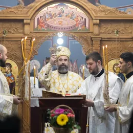 Митрополит Методије и епископ Јеротеј на празник Сабора Пресвете Богородице богослужили у Мојковцу