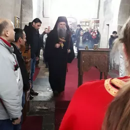 Владика Јоаникије богослужио у манастиру Ђурђеви Ступови