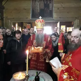 Епископ Јоаникије служио Литургију у Беранама