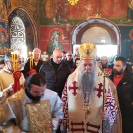 Епископ Јоаникије током Литургије у Страшевини