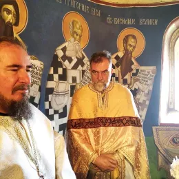 Епископ Јоаникије током Литургије у Страшевини