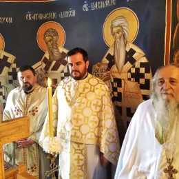 Епископ Јоаникије током Литургије у Страшевини