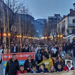 Литију у Бијелом Пољу предводили Владике Јоаникије и Теодосиј