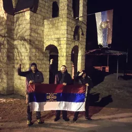 Поносно и с љубављу у одбрани Светиња