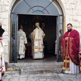 Епископи Јоаникије и Јован у Дајбабама служили помен оцу Луки (Анићу)
