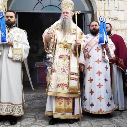 Епископи Јоаникије и Јован у Дајбабама служили помен оцу Луки (Анићу)