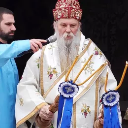 Епископи Јоаникије и Јован у Дајбабама служили помен оцу Луки (Анићу)