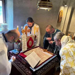 Света Архијерејска Литургија у манастиру Вољавац