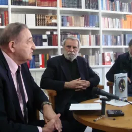 Објављено двојезично издање Луче микрокозма