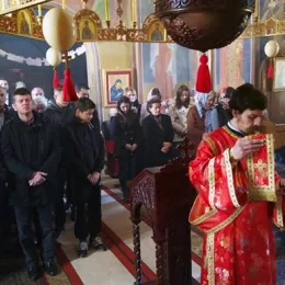 Епископ Јоаникије на Крстопоклону недjељу служио Литургију у манастиру Косијерево
