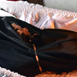 Заупокојена Литургија и опијело игуманији Евангелији