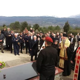 Епископ Јоаникије на Михољској Превлаци служио парастос страдалима у НАТО бомбрадовању 1999. године