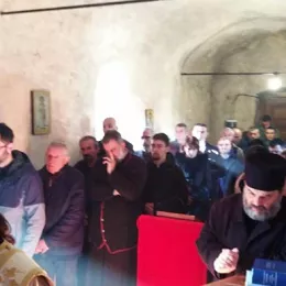 Литургија у цркви Светих апостола Петра и Павла у Никшићу