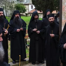 Епископ Јоаникије служио помен блаженопочившем оцу Кирилу Хиландарцу