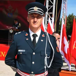 Подофицир ВЦГ Дарко Мрваљевић удаљен са дужности због учешћа у литијама