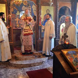 Епископи Јоаникије и Јован богослужили у Острогу у Недјељу о страшном суду